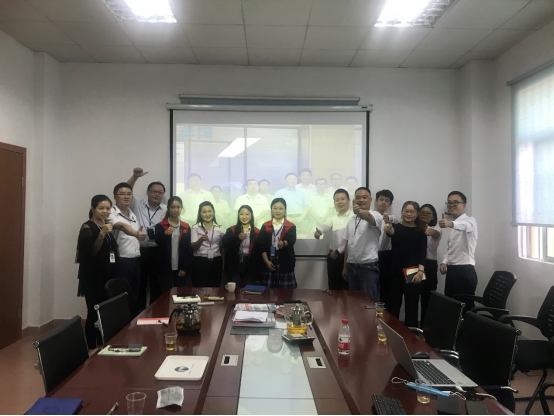 PG网页版_PG(中国)官方在线登录软件与炎墨合影 PG网页版_PG(中国)官方在线登录软件与炎墨合影